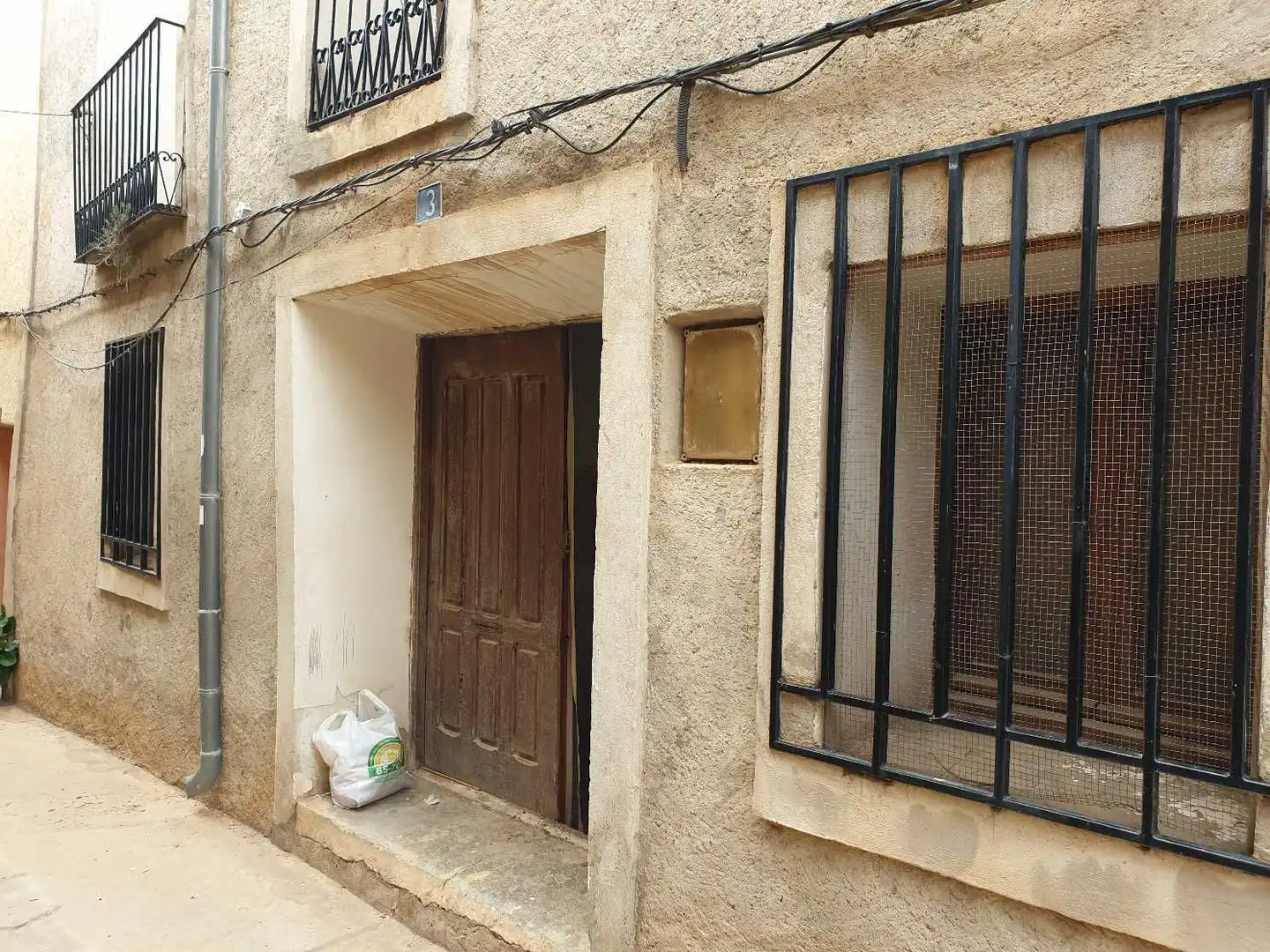Exterior view of Houses for sale in Paracuellos de la Ribera