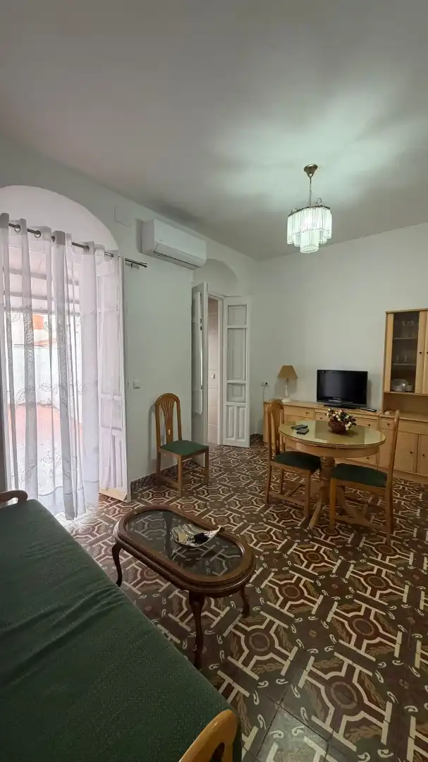 Sala d'estar de Pis de lloguer en Castuera amb Aire condicionat, Terrassa i Moblat