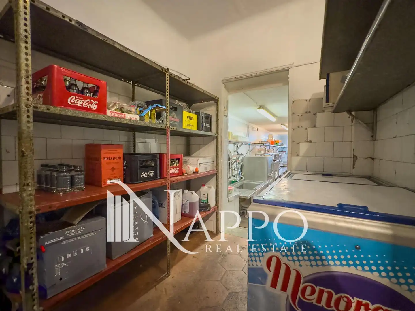Local comercial en traspàs a Joan Miro, imagen 24