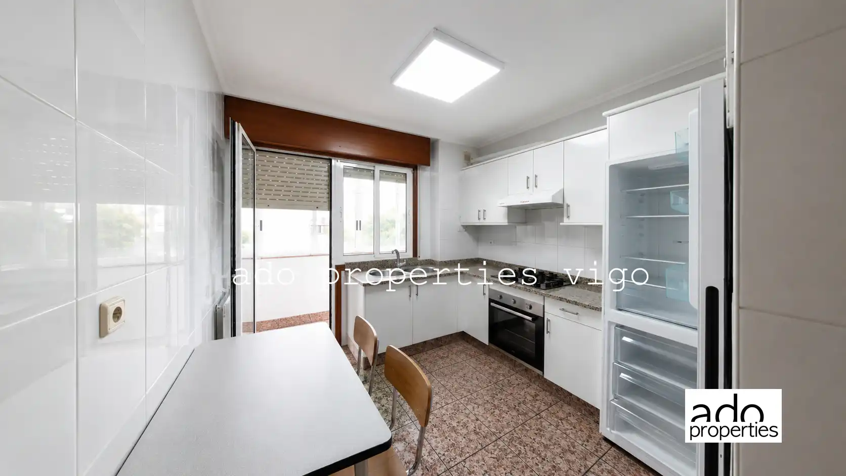 Flat for rent in Rúa Canario, Casablanca - Calvario