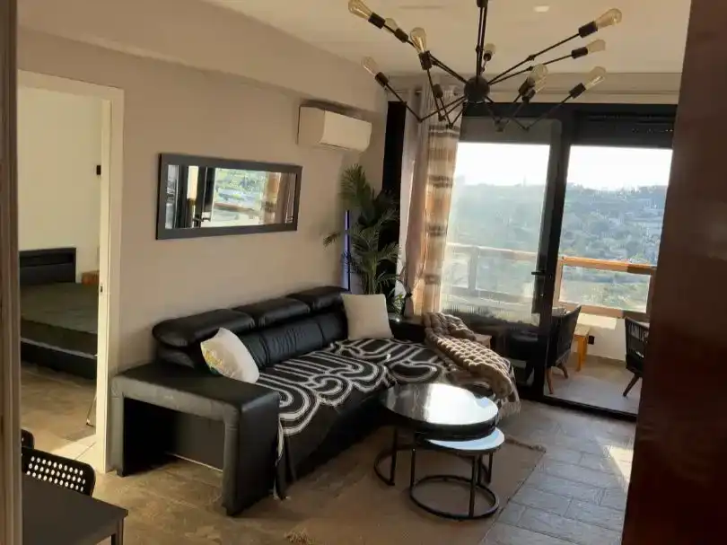 Wohnzimmer von Wohnung zur Miete in Marbella mit Klimaanlage, Schwimmbad und Möbliert
