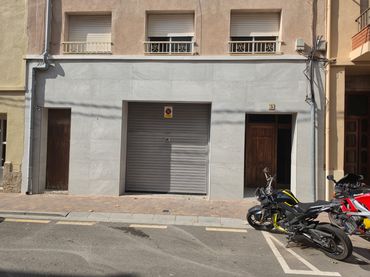 Locale commerciale in affitto a Carrer Sant Isidre