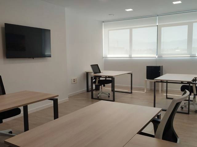 Oficina en Alquiler en Calle Ramal de Corpas, 9 en Cúllar Vega