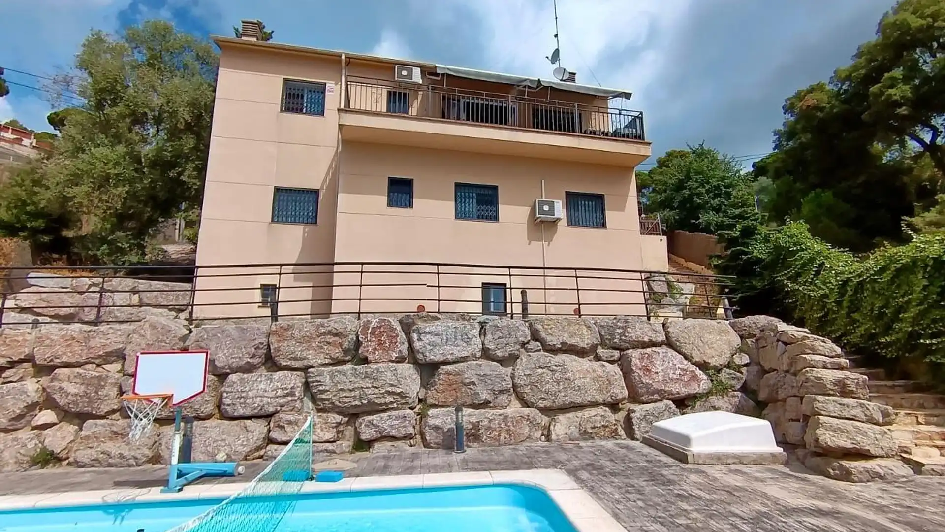 Vista exterior de Casa o chalet en venta en Sant Cebrià de Vallalta con Aire acondicionado, Calefacción y Jardín privado