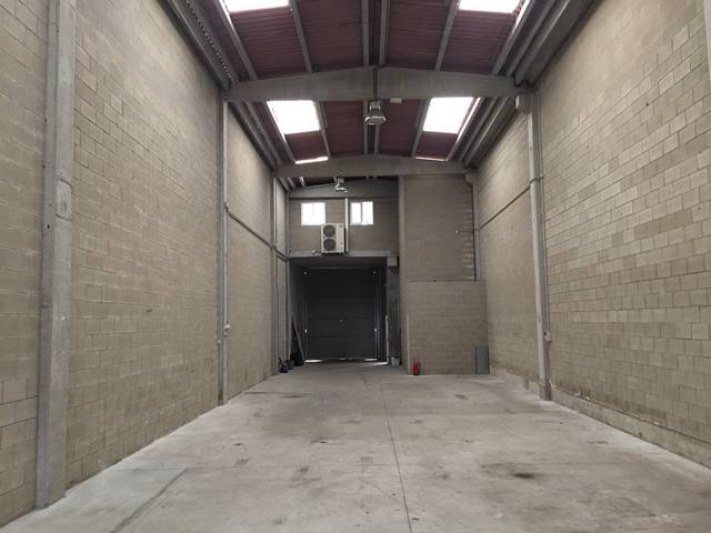 Nave industrial en Alquiler en Rúa das Palmeiras en O Milladoiro