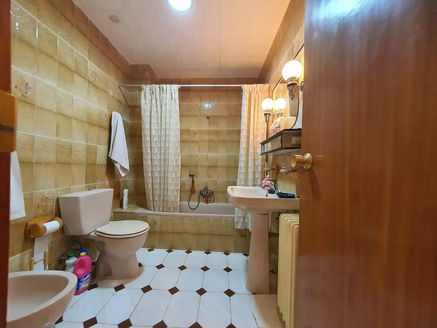 Baño de Piso en venta en Quesada con Calefacción y Terraza