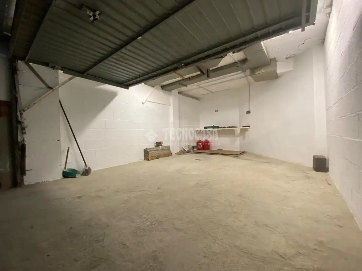 Garage zum Verkauf in Manilva