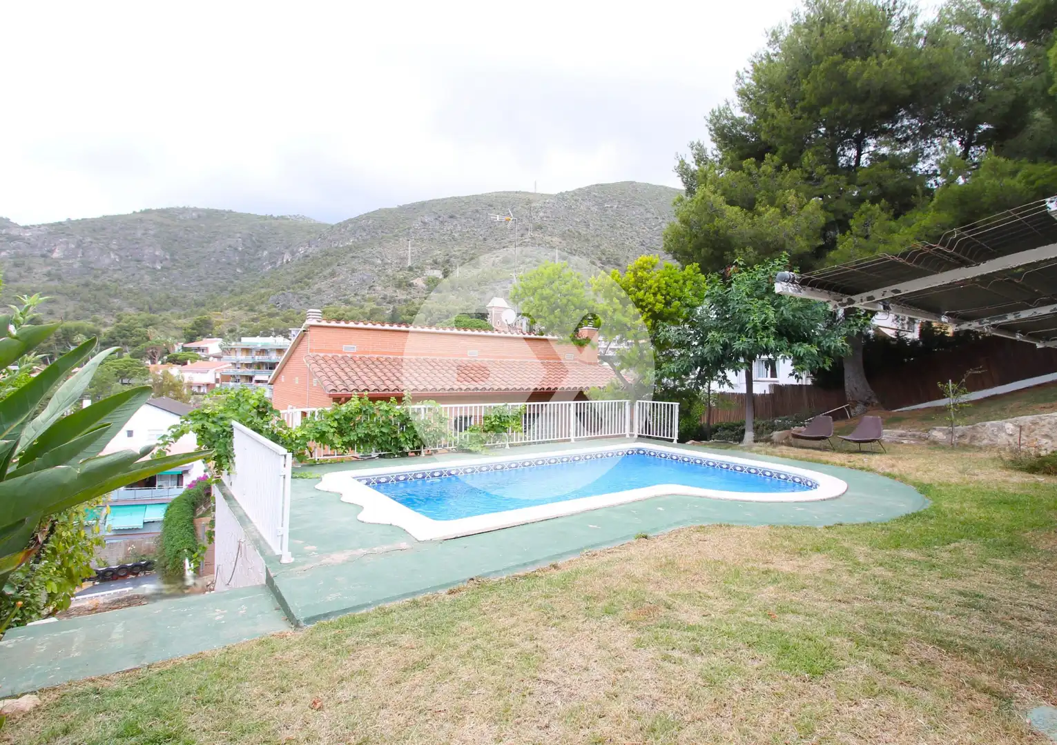 Piscina de Casa o chalet en venta en Castelldefels con Aire acondicionado, Calefacción y Jardín privado