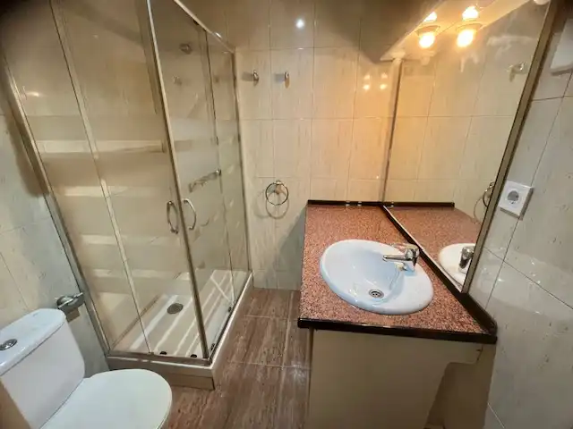Badezimmer von Wohnung zum Verkauf in Barcelona