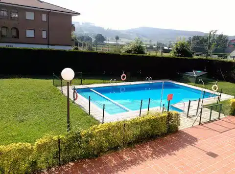 Piscina de Pis en venda en Bárcena de Cicero amb Calefacció, Terrassa i Traster