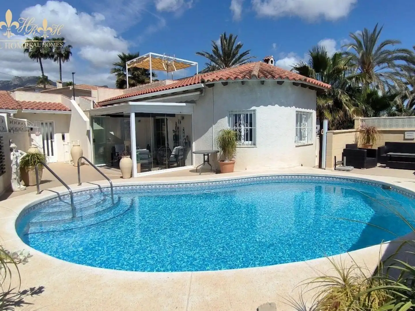 Swimming pool of Detached homes for sale in L'Alfàs del Pi  with Air Conditioner, Heating and Swimming Pool