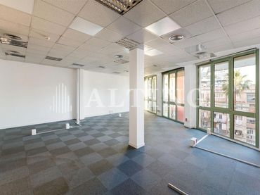 Office space with lift to rent in Diagonal