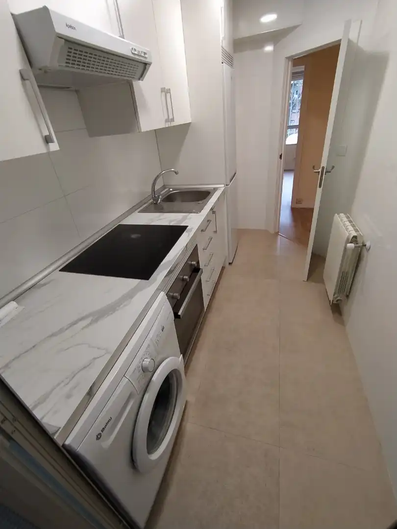 Cuina de Pis en venda en Madrid amb Calefacció, Terrassa i Forn
