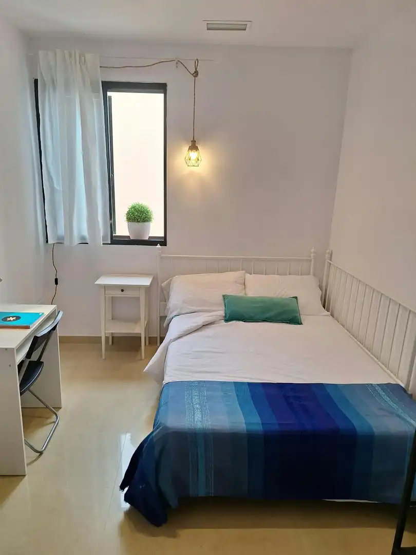 Schlafzimmer von Wohnung zur untervermieten in Sevilla mit Heizung, Möbliert und Waschmaschine