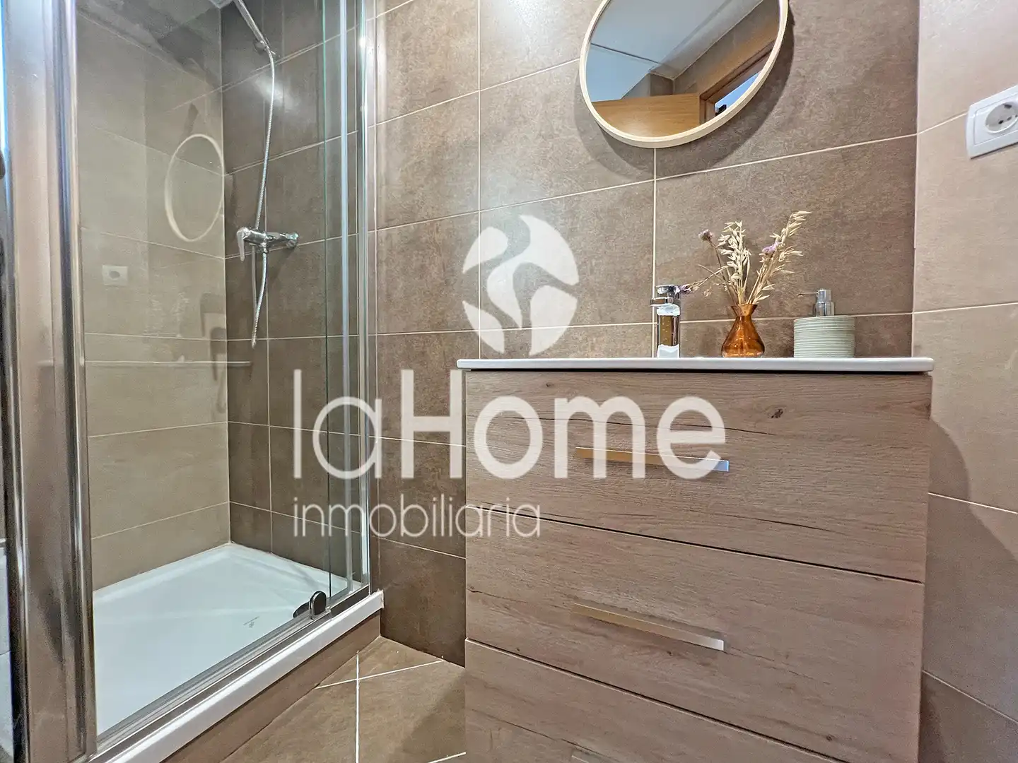 Baño de Casa adosada en venta en Bétera con Aire acondicionado, Calefacción y Jardín privado