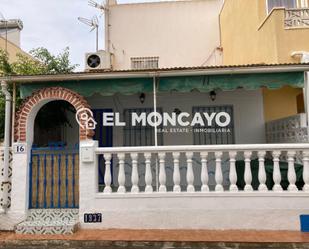 Vista exterior de Casa adosada en venda en San Fulgencio amb Aire condicionat, Calefacció i Jardí privat