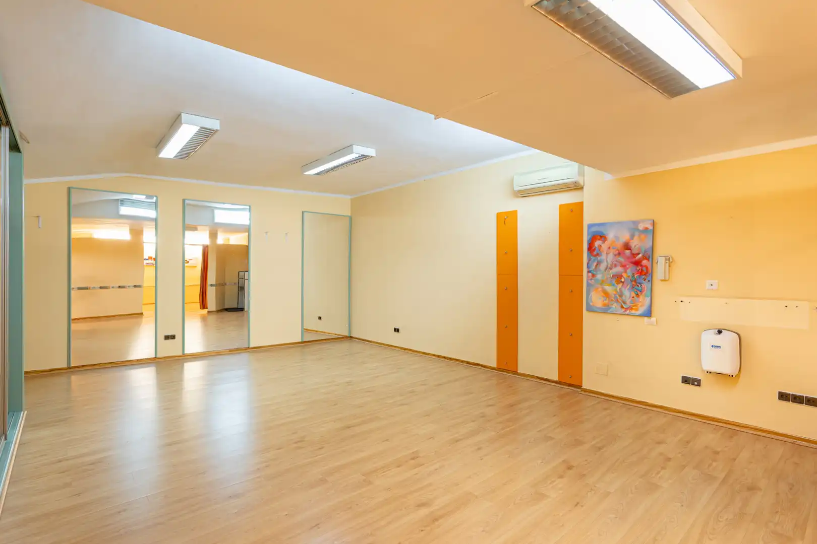 Commercial properties for sale in Marbella  with Air Conditioner and Furnished
