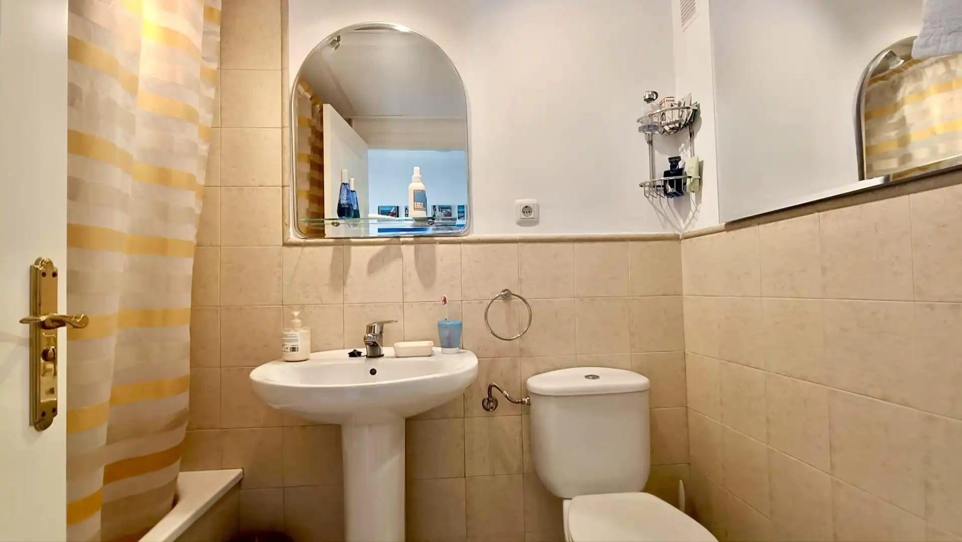 Bathroom of Flat for sale in Manilva