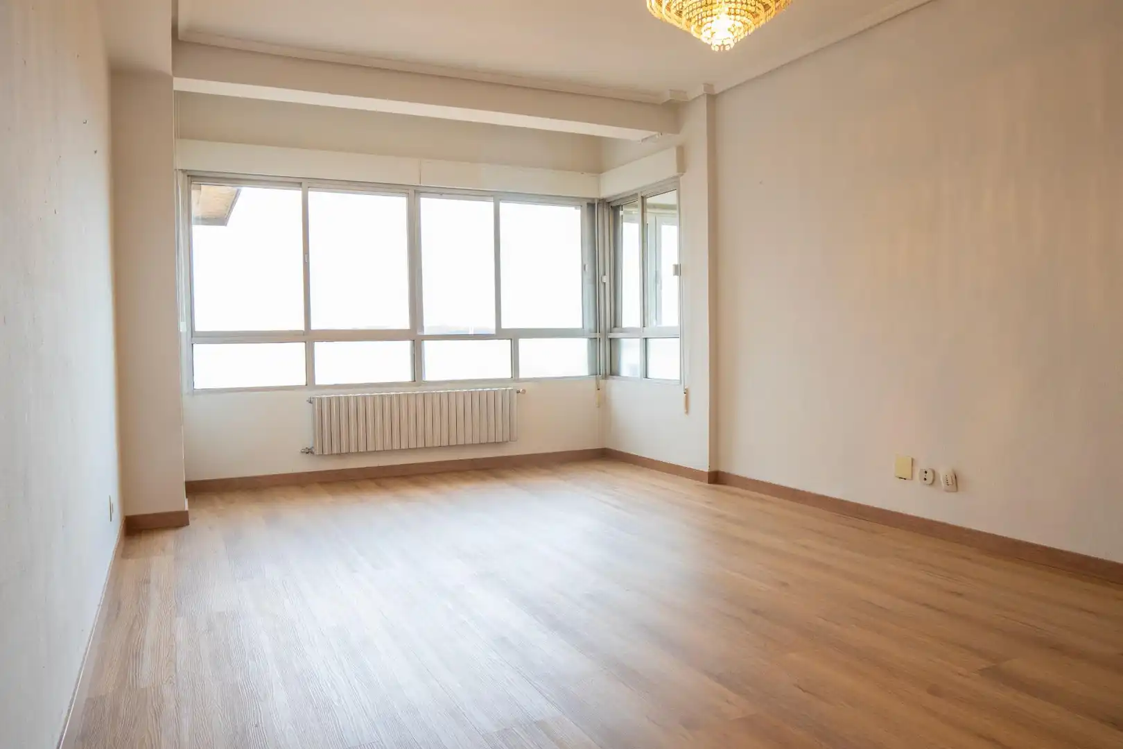 Sala de estar de Ático en venta en Avilés con Calefacción y Balcón