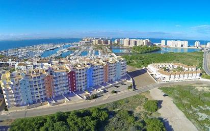 Vista exterior de Apartament en venda en La Manga del Mar Menor amb Aire condicionat, Calefacció i Jardí privat