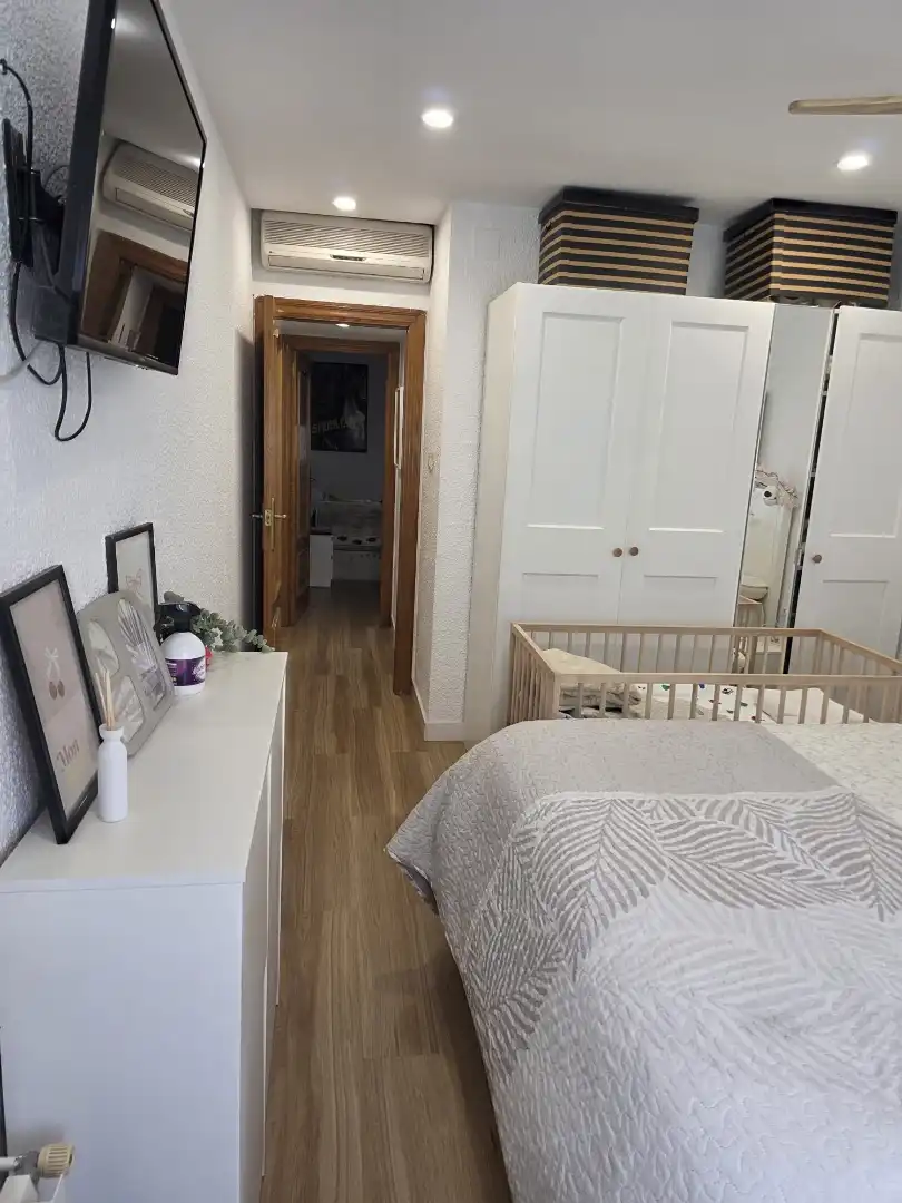 Dormitori de Pis en venda en L'Hospitalet de Llobregat amb Aire condicionat, Calefacció i Parquet