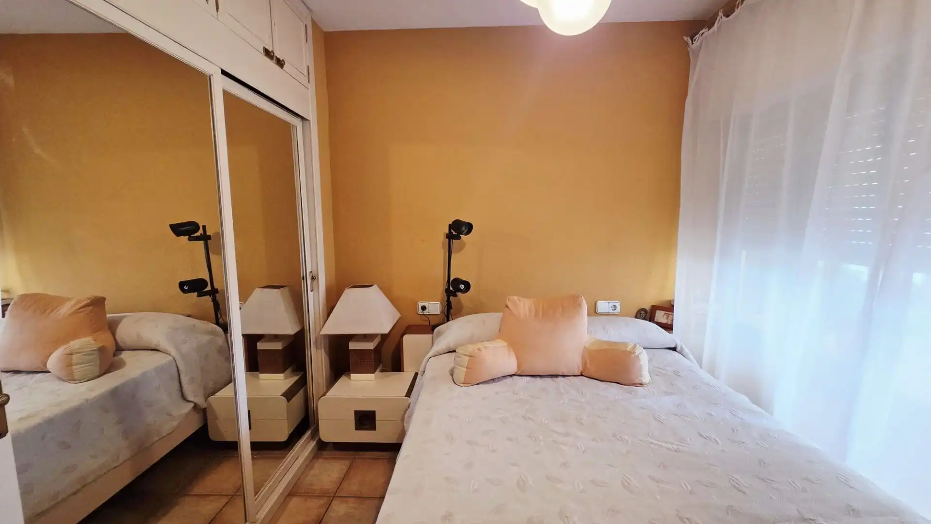 Habitación de Piso en venta en Benidorm con Aire acondicionado, Terraza y Piscina comunitaria