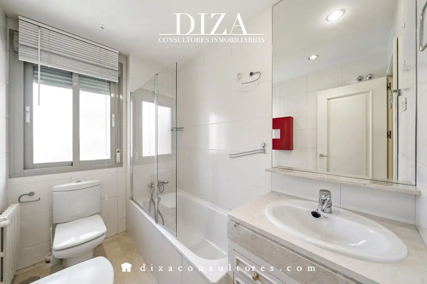 Baño de Piso en venta en Madrid con Aire acondicionado, Calefacción y Jardín privado