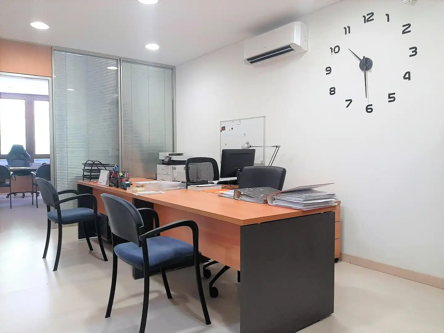 Büro zur Miete in Barcelona mit Klimaanlage, Heizung und Möbliert