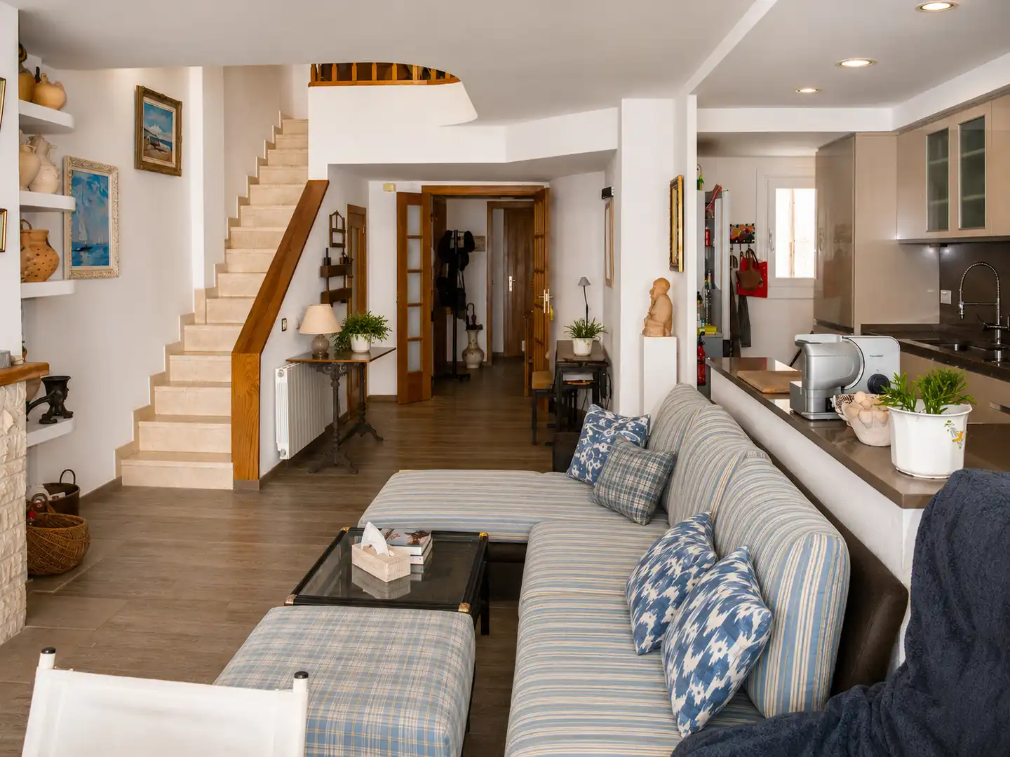 Sala d'estar de Dúplex en venda en L'Escala amb Calefacció, Terrassa i Moblat