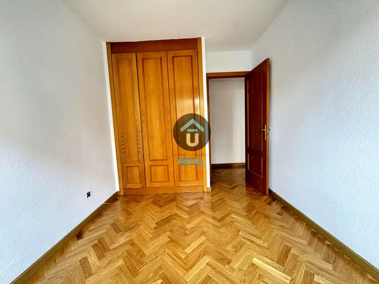 Bedroom of Flat for rent in Madrid  with Heating, Storage room and Community pool