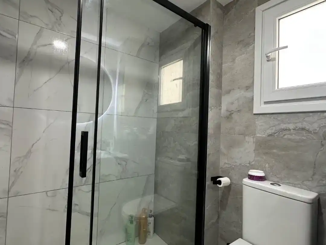 Badezimmer von Wohnung zum Verkauf in  Zaragoza Capital mit Balkon
