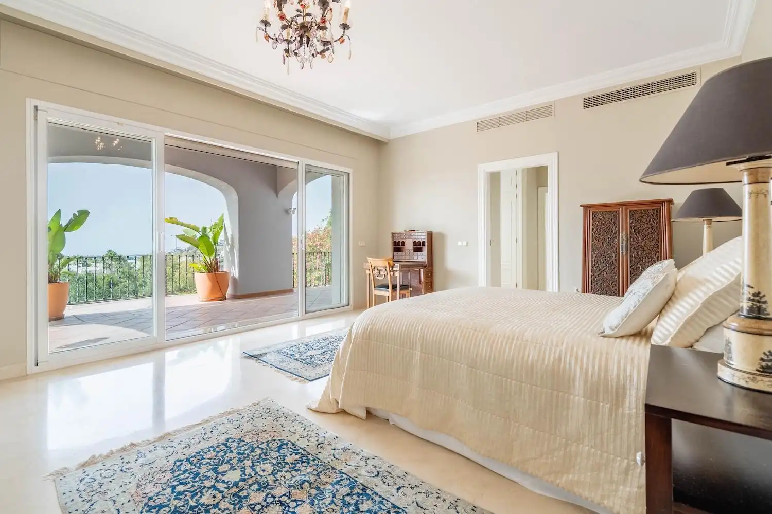 Habitación de Casa o chalet en venta en Benahavís con Aire acondicionado, Calefacción y Terraza
