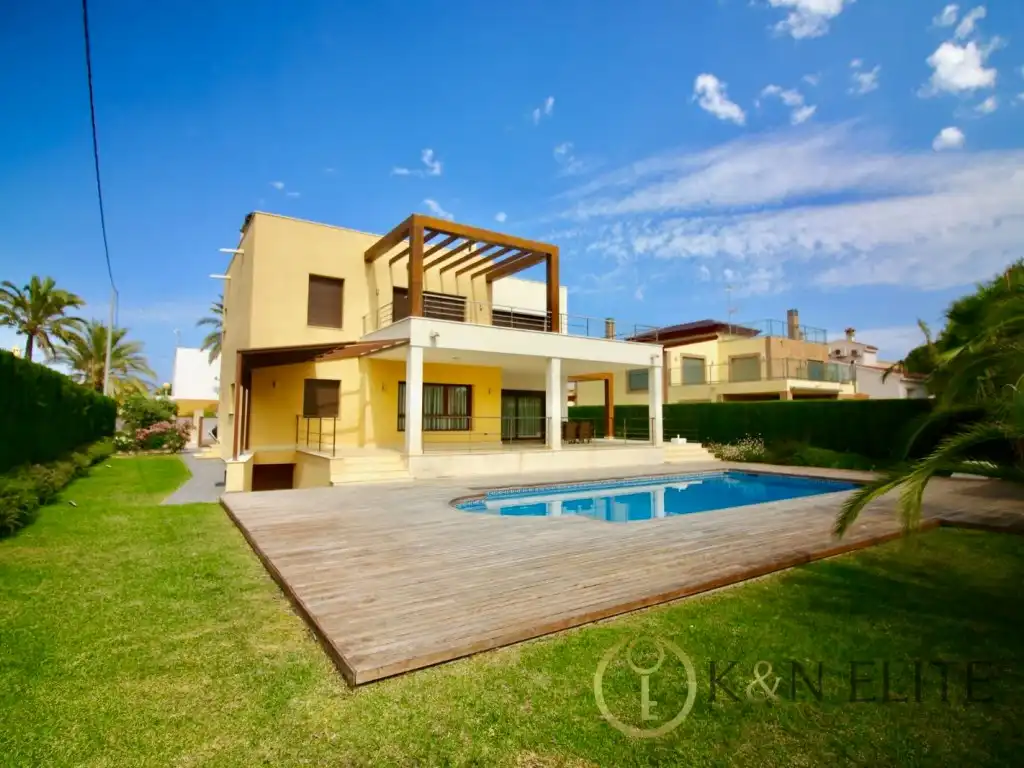 Chalet en venta en Orihuela Costa