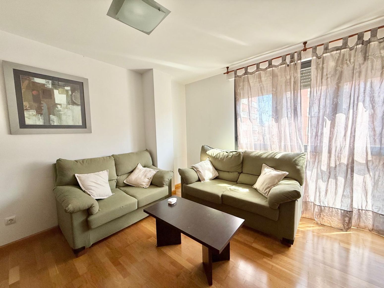 Living room of Flat to rent in  Logroño  with Heating, Parquet flooring and Storage room