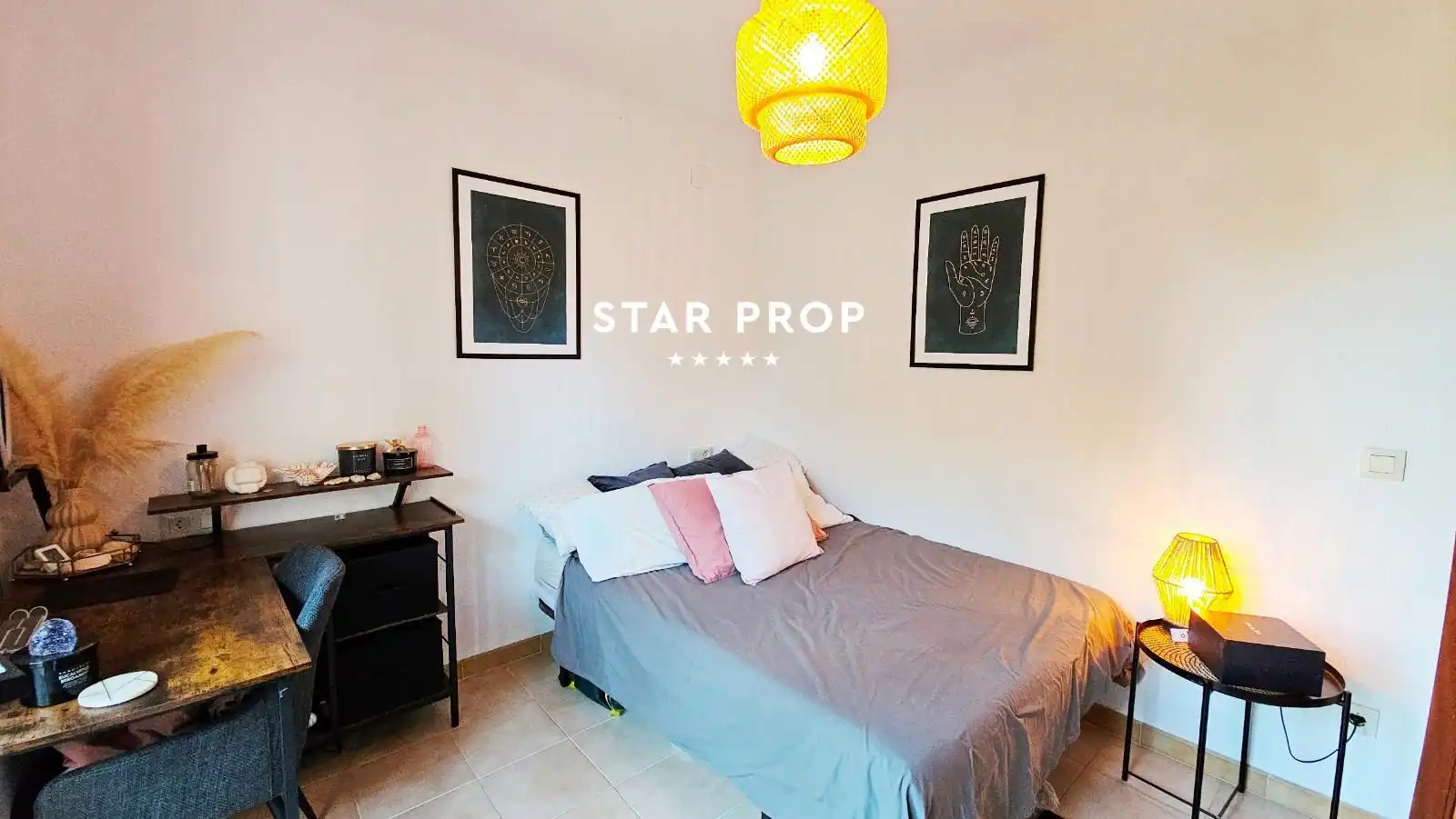Habitación de Casa adosada en venta en Llançà con Terraza, Trastero y Amueblado