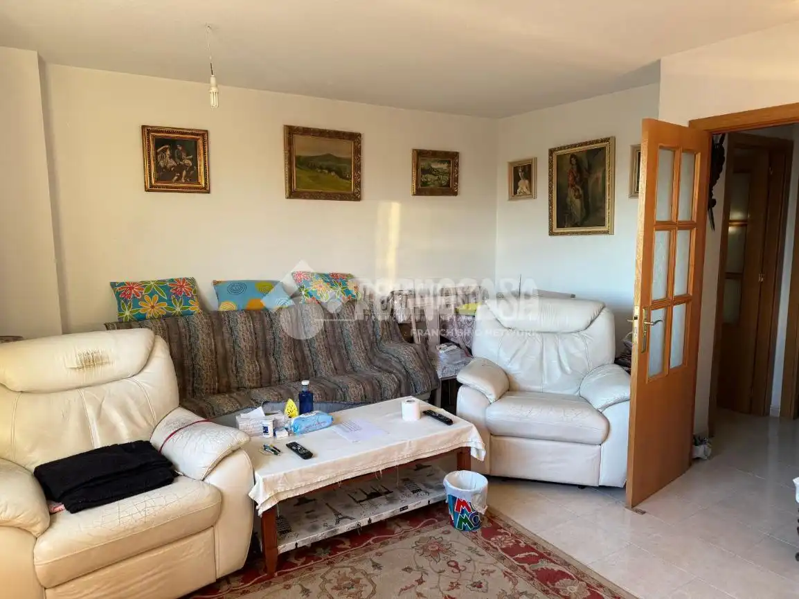 Living room of Flat for sale in Coslada  with Air Conditioner, Heating and Storage room