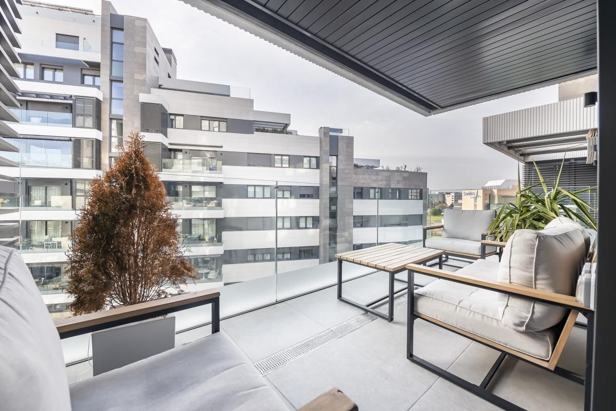 Terraza de Piso en venta en  Madrid Capital con Aire acondicionado, Calefacción y Jardín privado