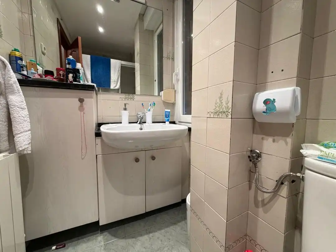 Bany de Pis en venda en Galdakao amb Calefacció, Terrassa i Moblat