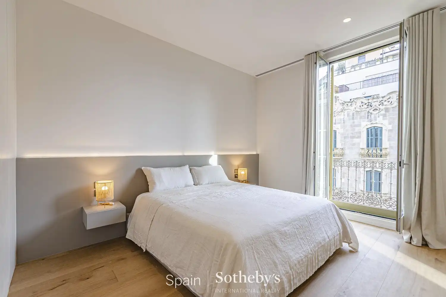 Schlafzimmer von Wohnungen zum Verkauf in Barcelona mit Klimaanlage und Heizung