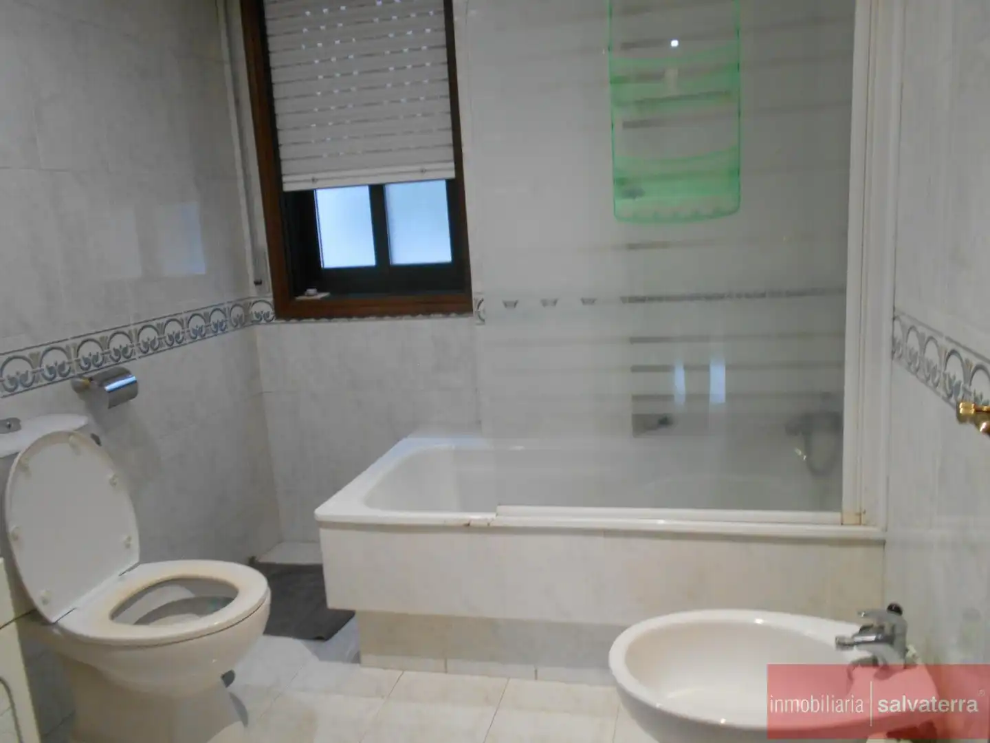 Bathroom of Flat for sale in Salceda de Caselas  with Heating and Storage room