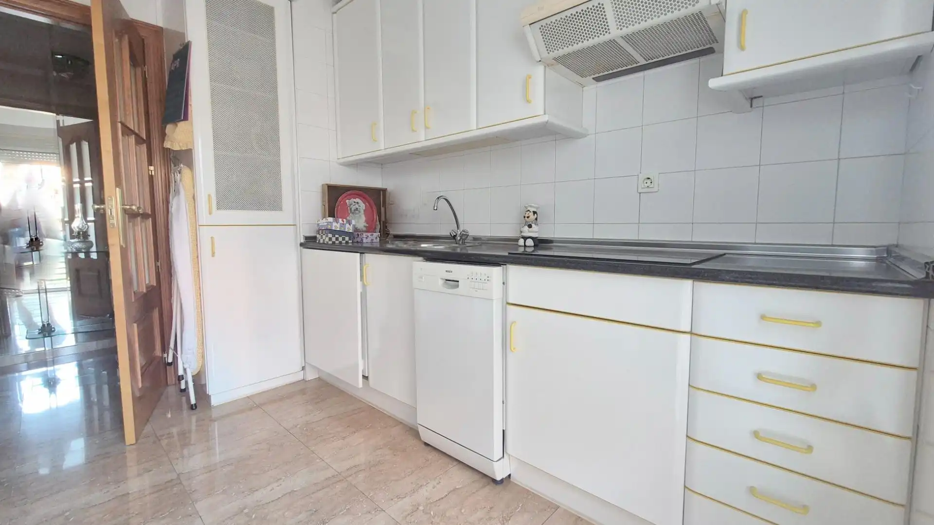 Kitchen of Flat for sale in Salamanca  with Heating and Balcony