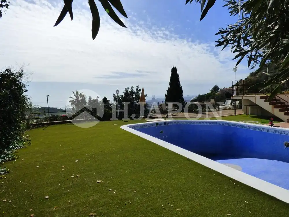 Jardín de Casa o chalet en venta en Badalona con Aire acondicionado, Jardín privado y Terraza