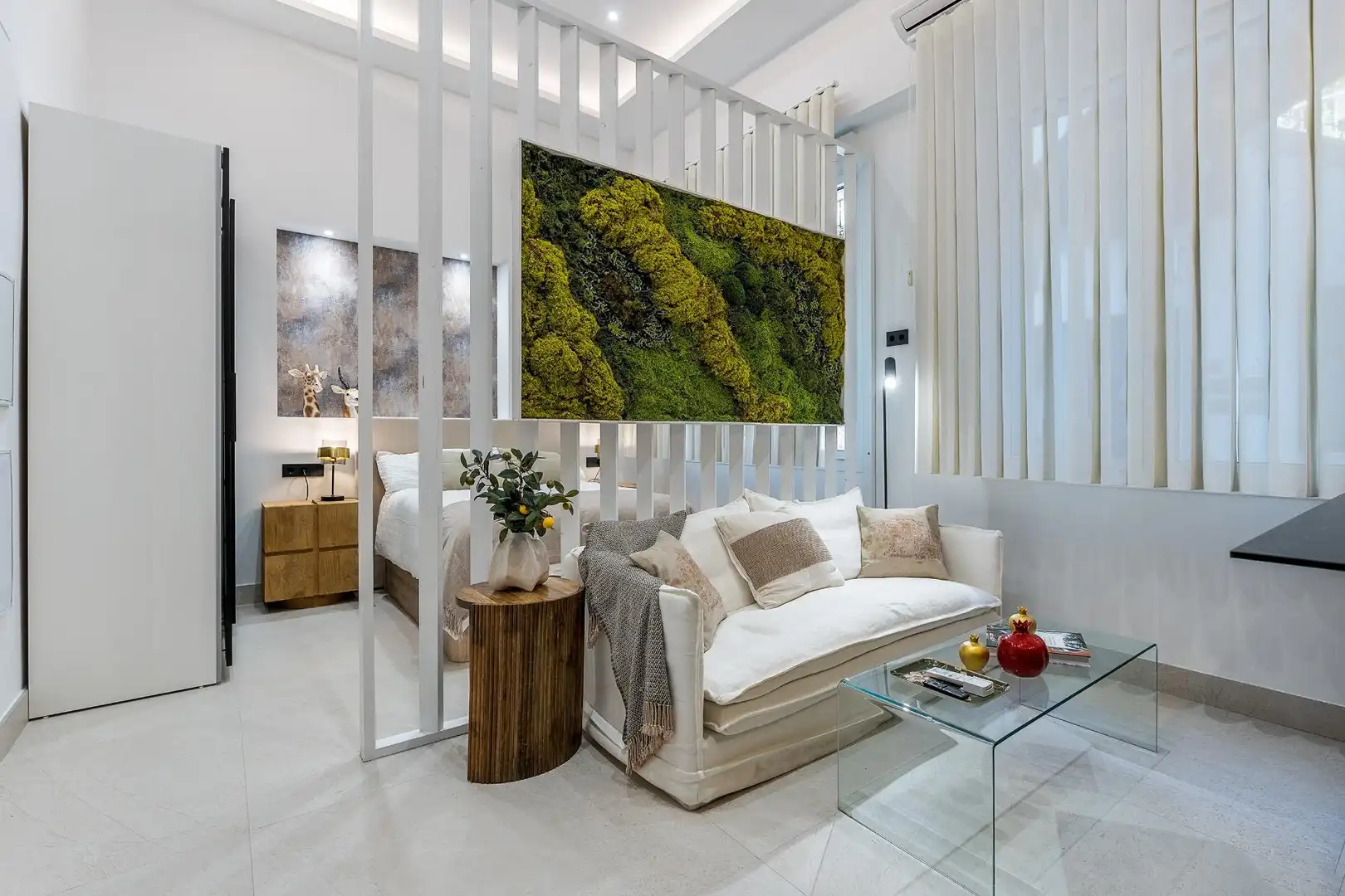 Living room of Ground floor for sale in Granada  with Air Conditioner, Private garden and Furnished
