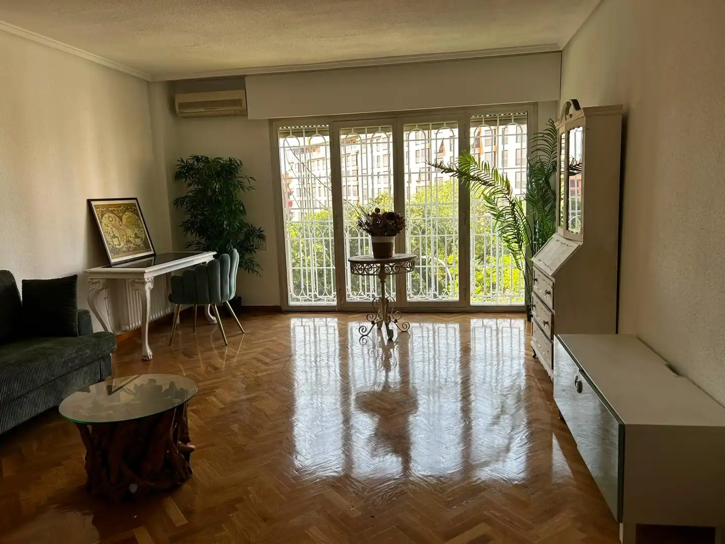 Wohnzimmer von Wohnung zur Miete in Madrid mit Klimaanlage, Heizung und Parkett