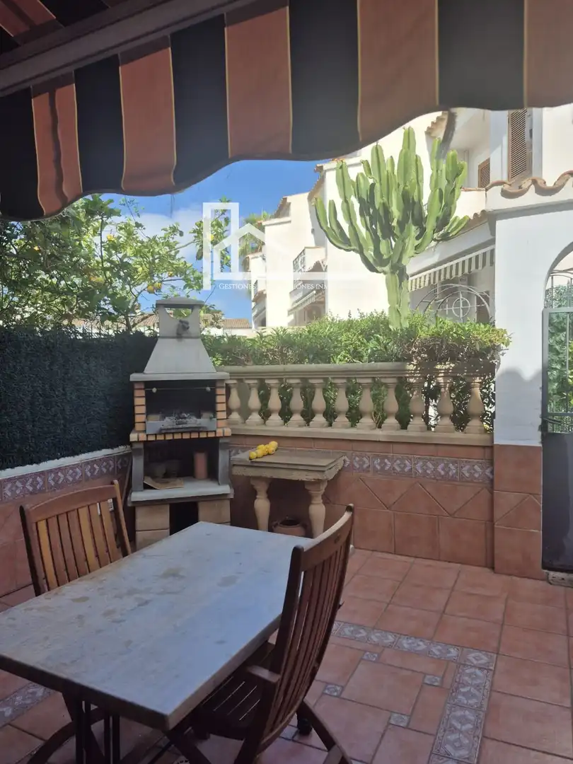 Terrasse von Einfamilien-Reihenhaus zum Verkauf in Calvià mit Klimaanlage, Terrasse und Schwimmbad