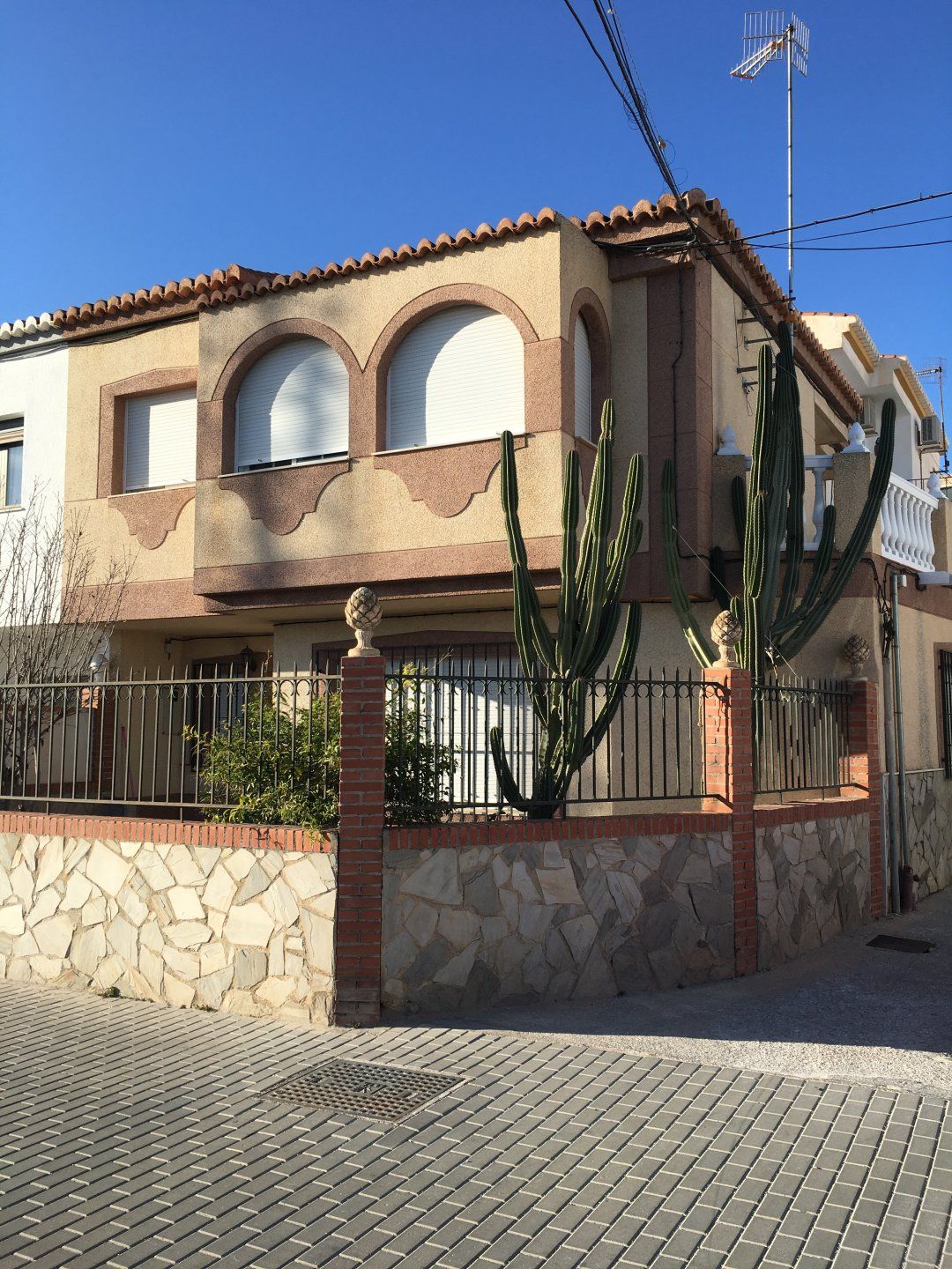 Vista exterior de Casa o xalet en venda en Salobreña amb Terrassa i Moblat