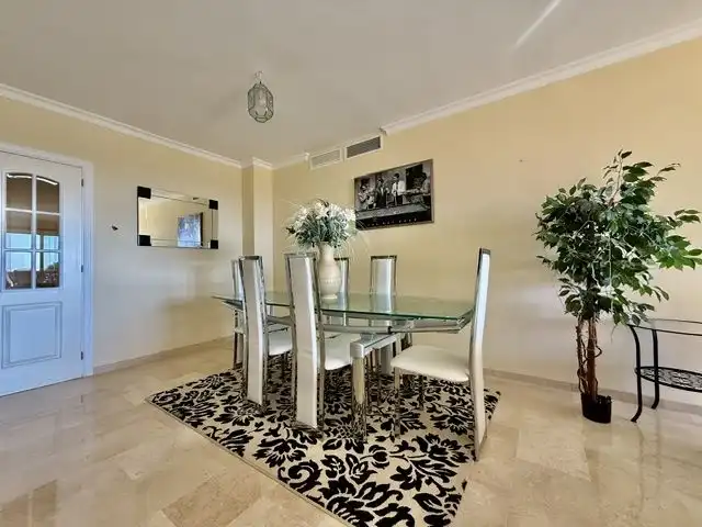 Menjador de Apartament en venda en Elviria - Cabopino