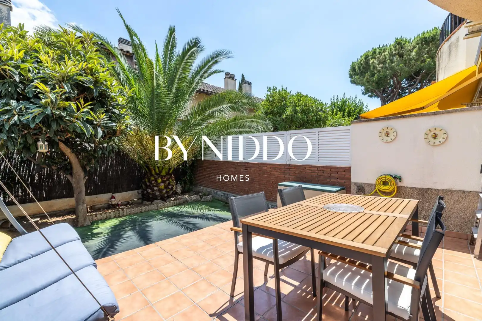 Terraza de Casa adosada en venta en Sant Cugat del Vallès con Aire acondicionado, Calefacción y Jardín privado