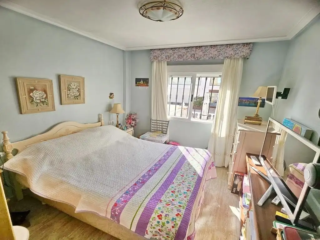 Dormitori de Apartament en venda en Nueva Torrevieja - Aguas Nuevas