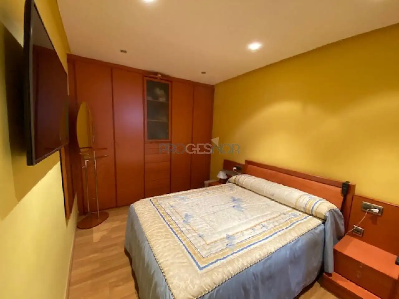 Habitación de Casa o chalet en venta en León Capital  con Calefacción, Jardín privado y Terraza